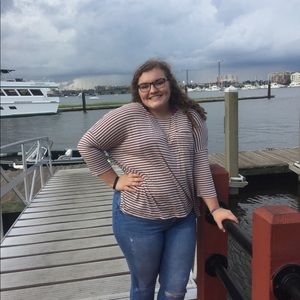 Meet your Posher, Alivia